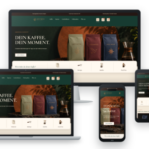 Responsives R&ouml;stwerk Kaffee-Shop Mockup auf Desktop, Laptop, Tablet und Smartphone